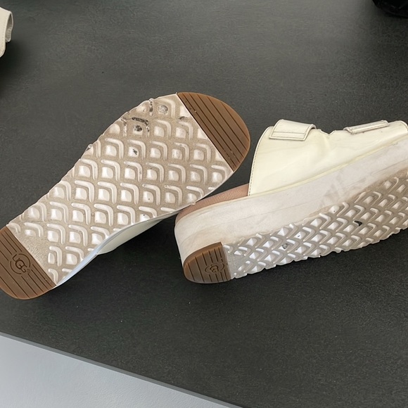 Ugg platform sandals - Picture 3 of 3